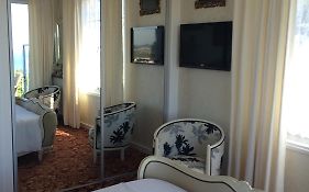 Villa Erresinolettean